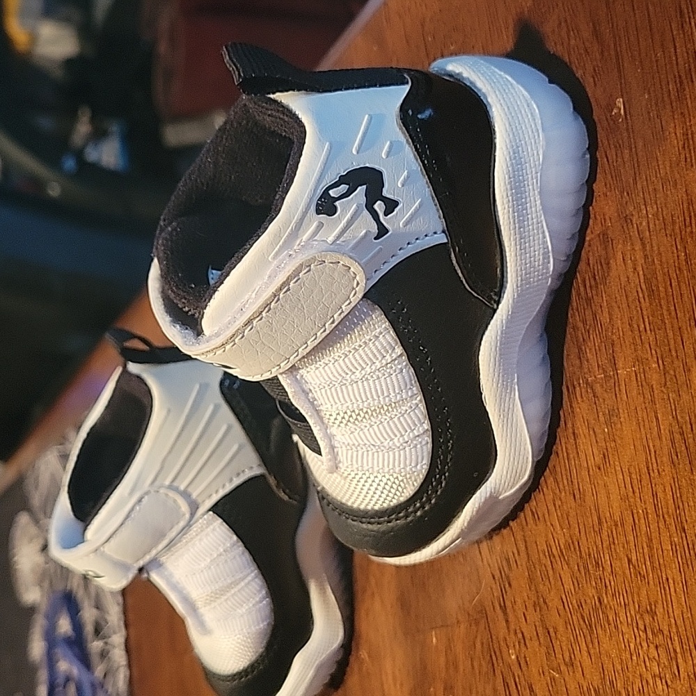 Shaq Ice Retro Basketball Athletic Sneaker - Picture 7 of 11
